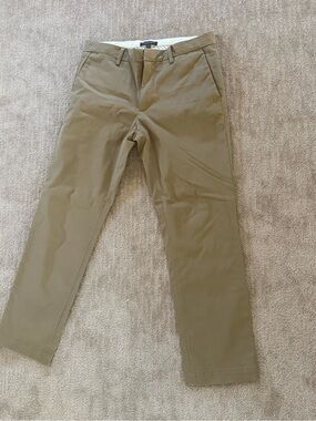 Banana Republic Men's Aiden Slim Fit Khacki Chinos! Like new, worn once